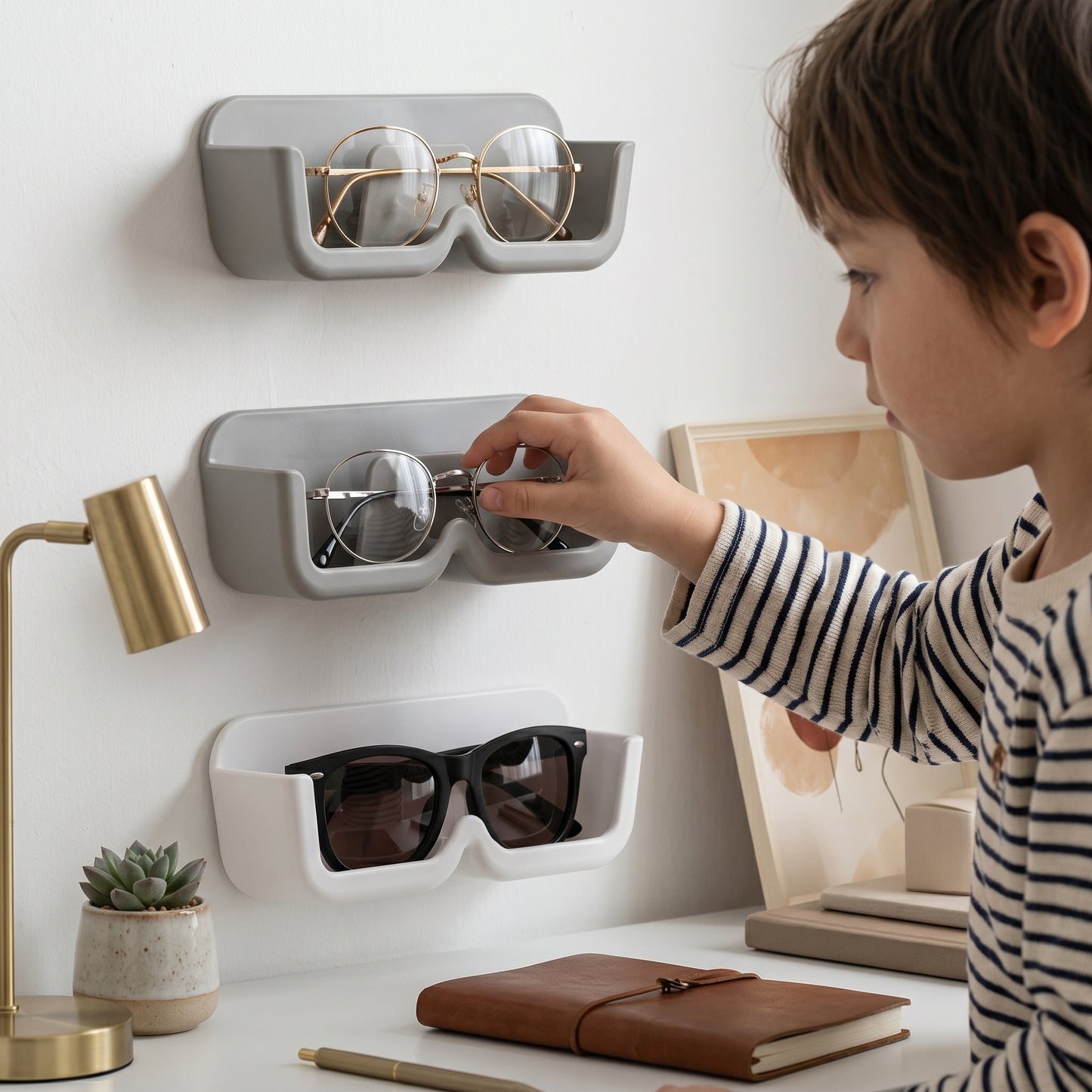 Wall Mounted Glasses Holder